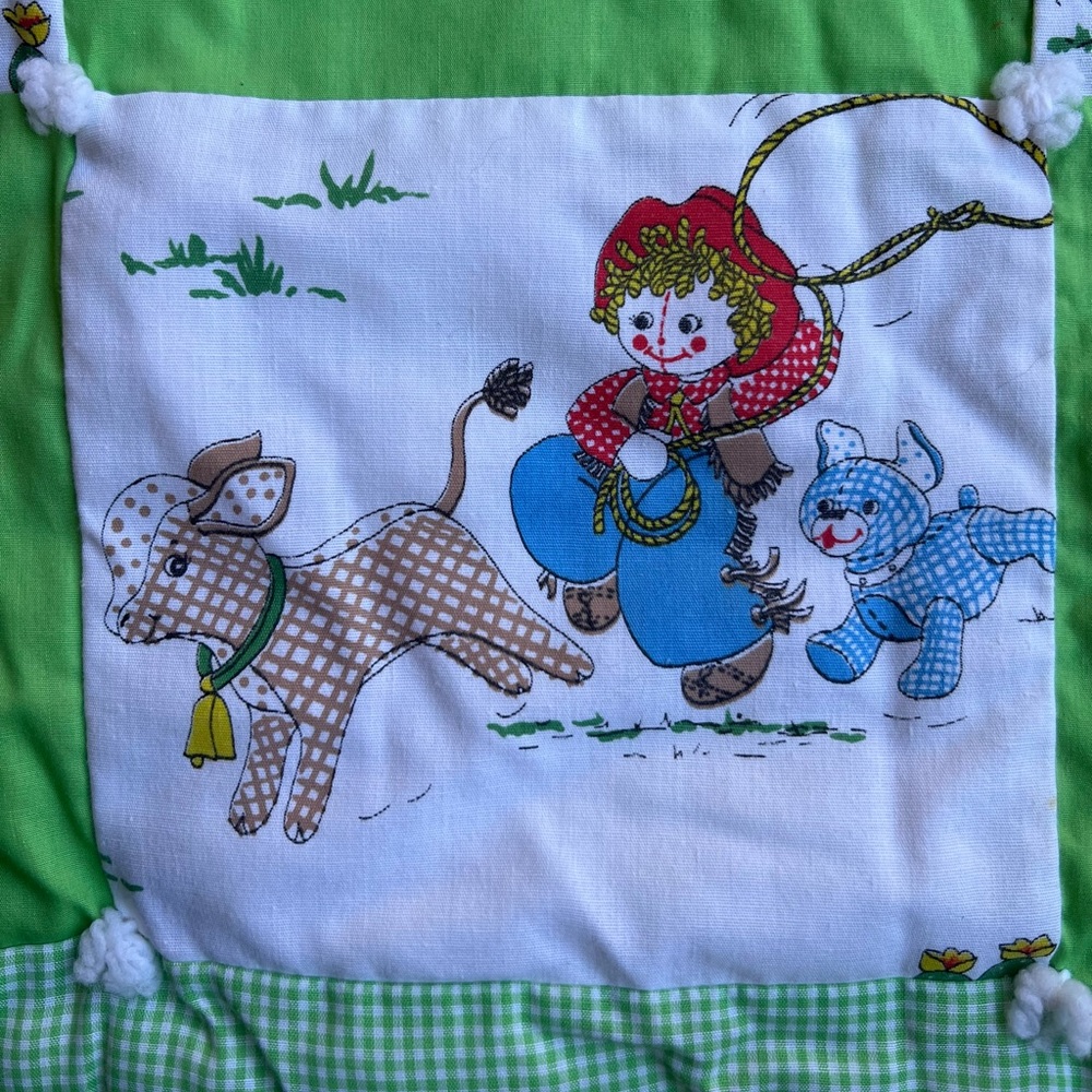 Vintage Handmade Raggedy Ann and Andy Green Gingham Quilt Lace Trim 42”x30” Baby - Picture 3 of 11